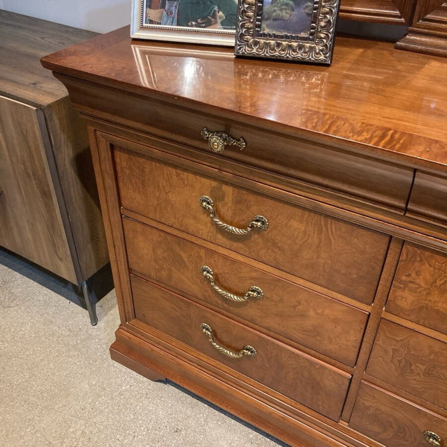 Thomasville Birchwood 12-Drawer w Mirror Dresser - image-3