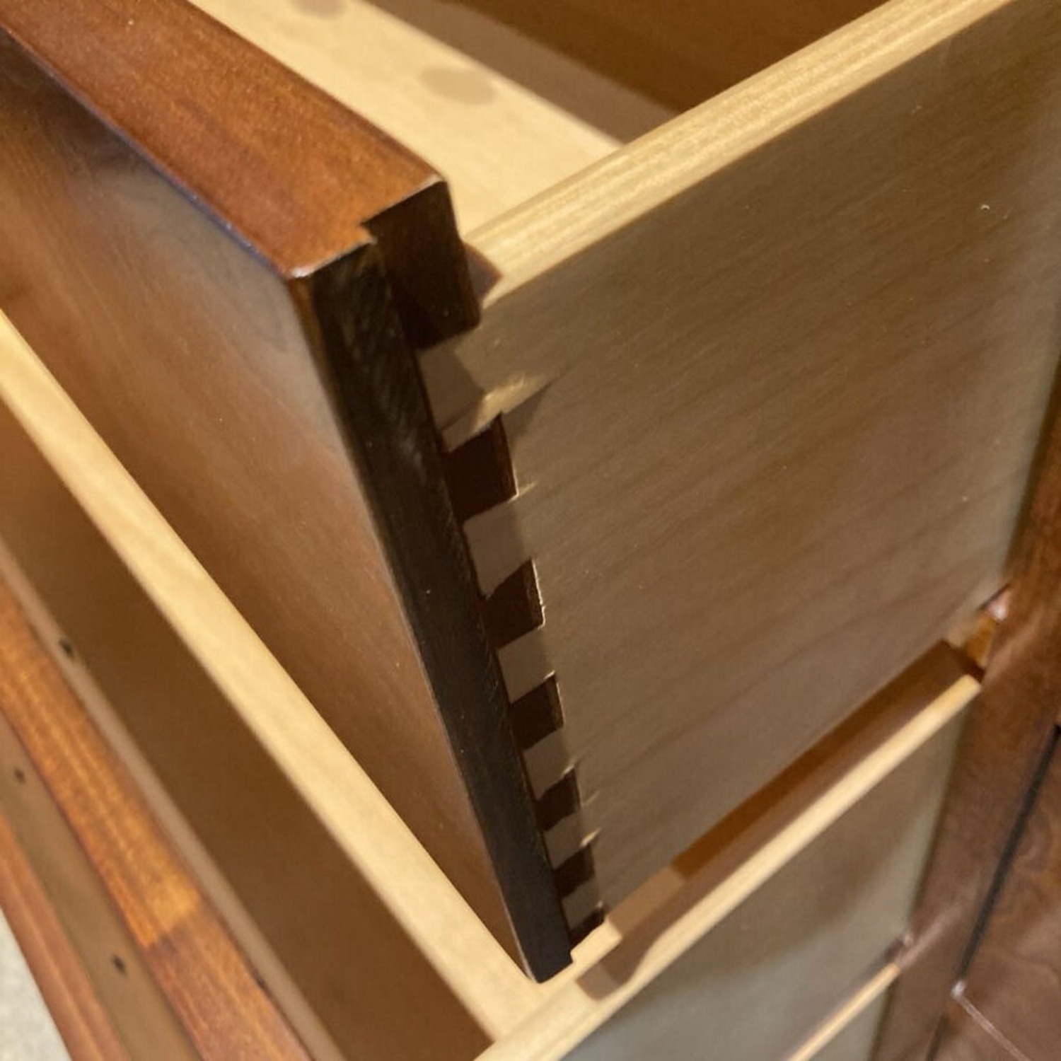 Thomasville Birchwood 12-Drawer w Mirror Dresser - image-6