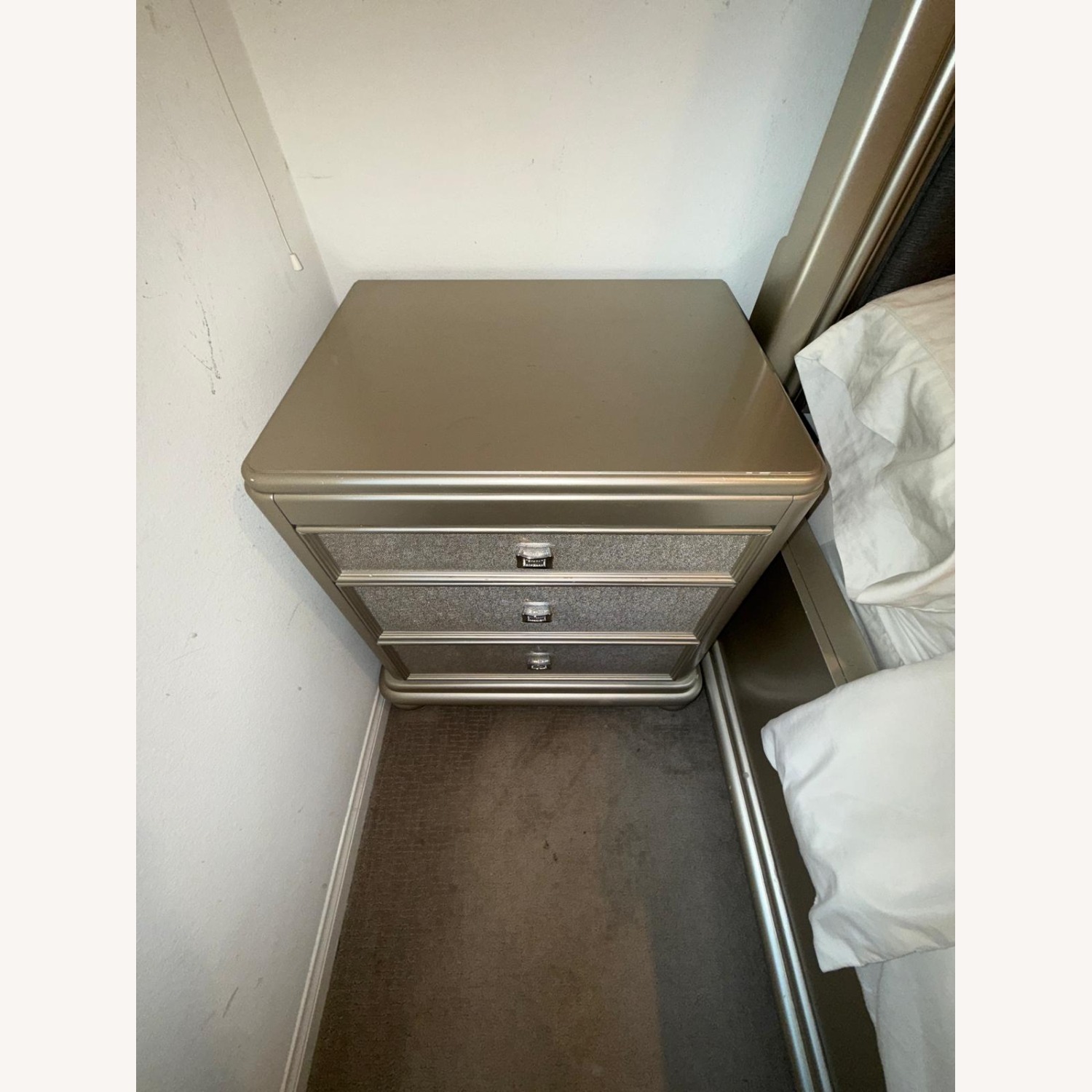 Coralayne Nightstand Set - image-1