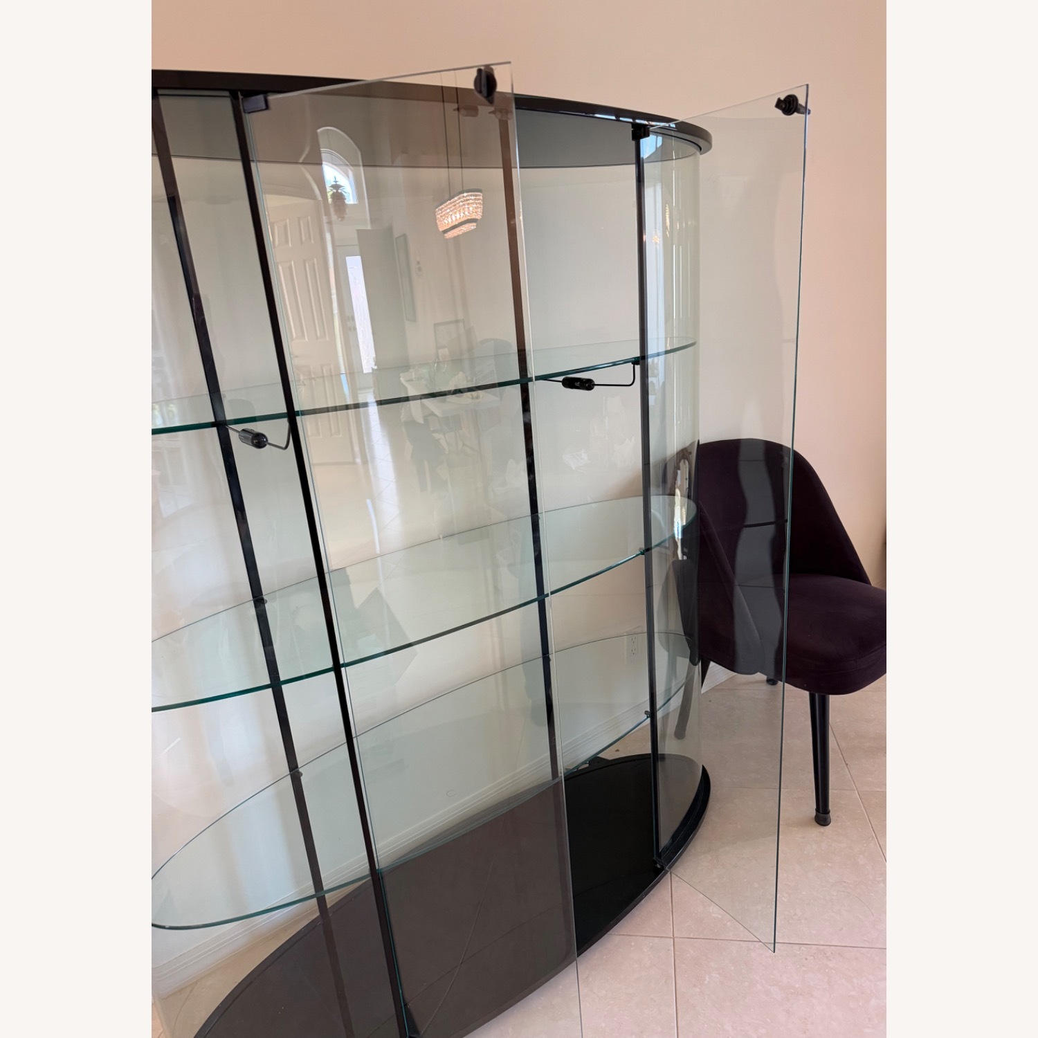 FIAM Italia 55.5” Curved Glass Cabinet - image-4