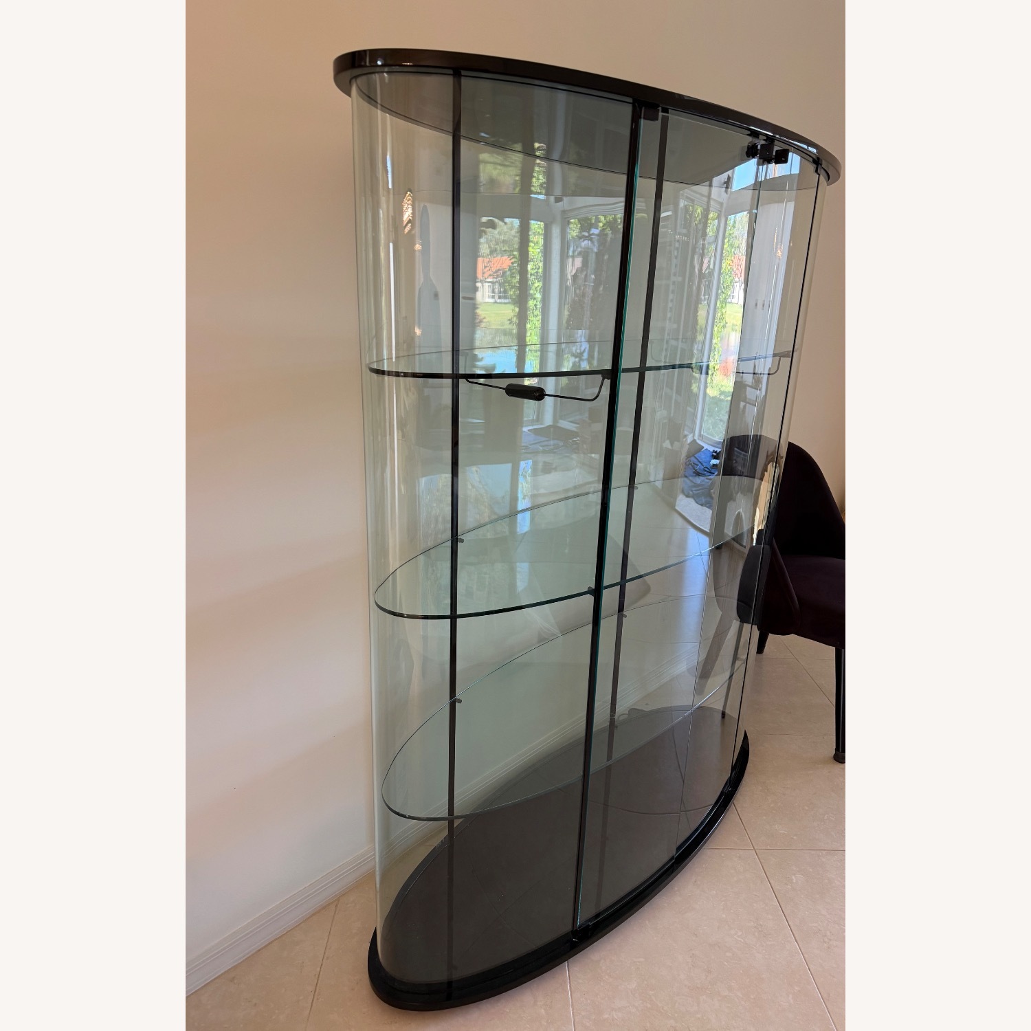 FIAM Italia 55.5” Curved Glass Cabinet - image-2