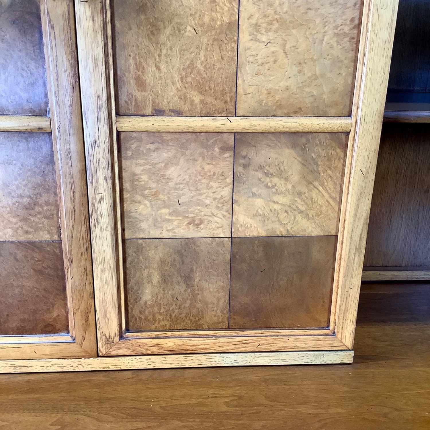 Tomlinson Sophisticate Mid-Century Modern Hutch - image-19