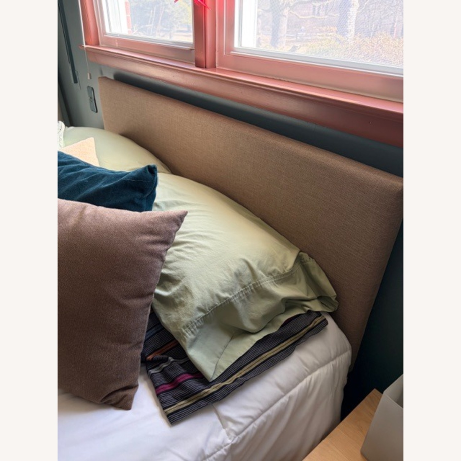 Quality Queen Bed W Headboard - image-2