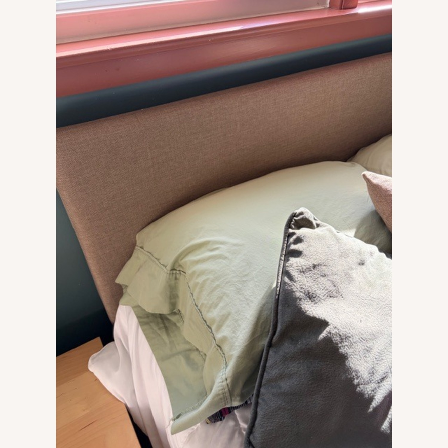 Quality Queen Bed W Headboard - image-4