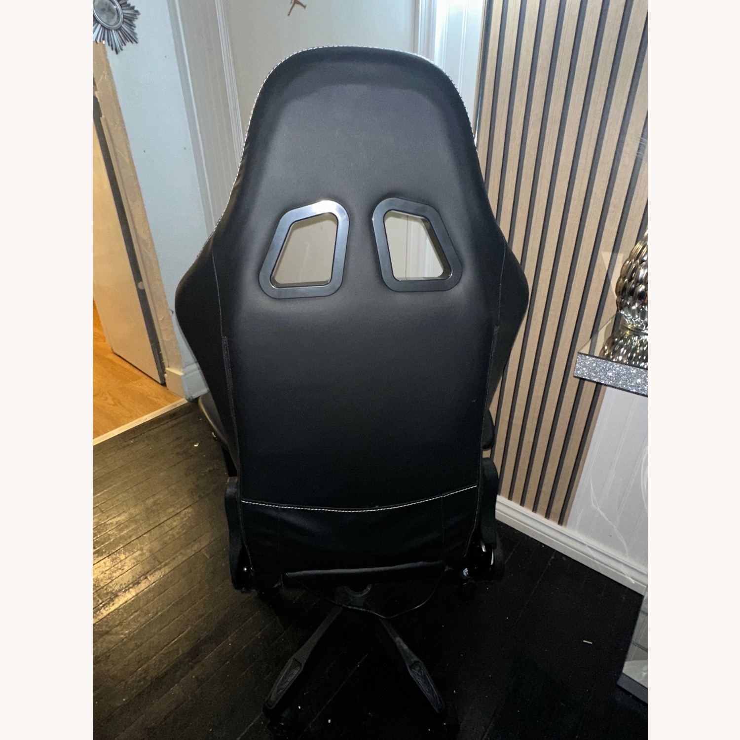 Lynxtyn Gaming Chair - image-3