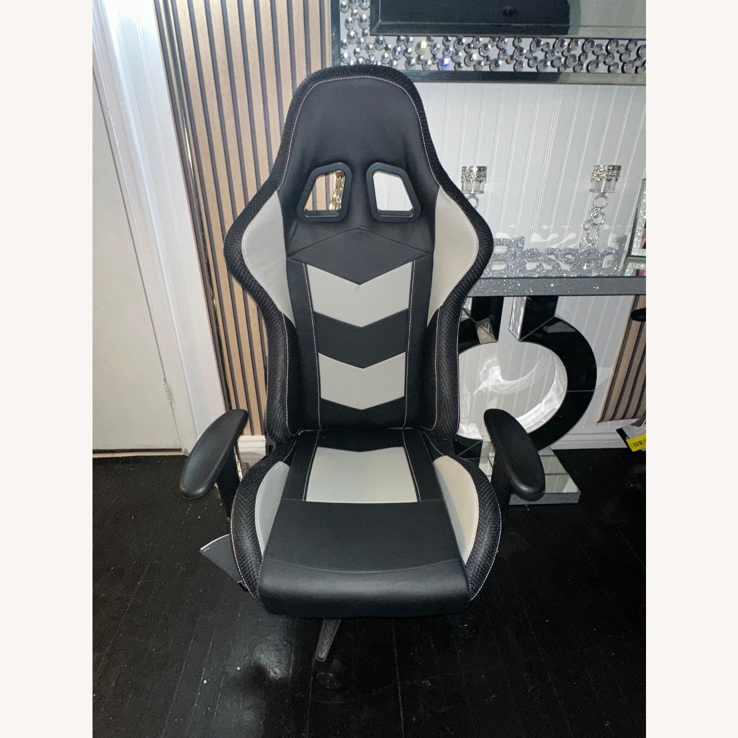 Lynxtyn Gaming Chair - image-2