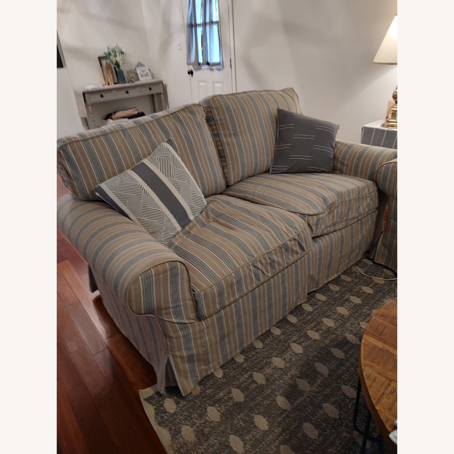  3+ Seater Sofa - image-4