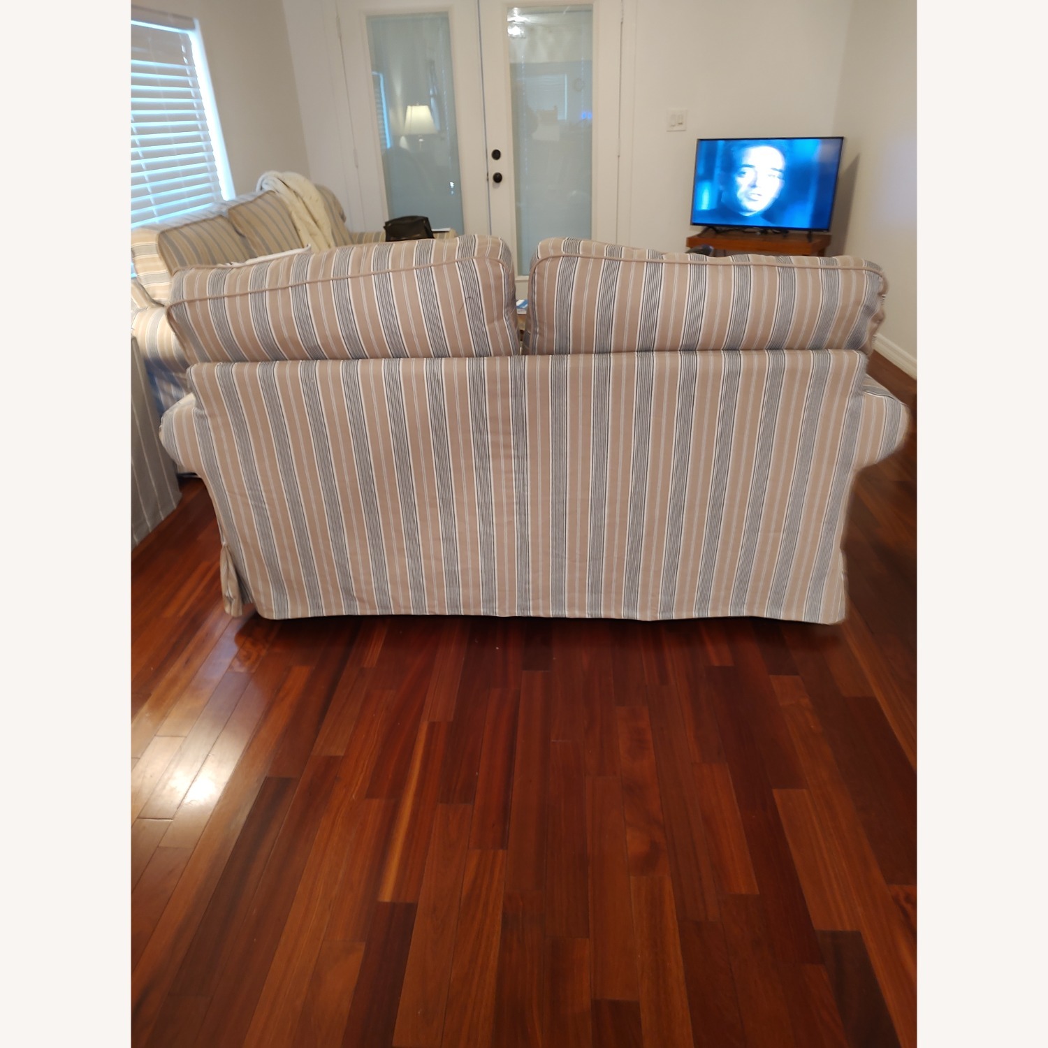  3+ Seater Sofa - image-3