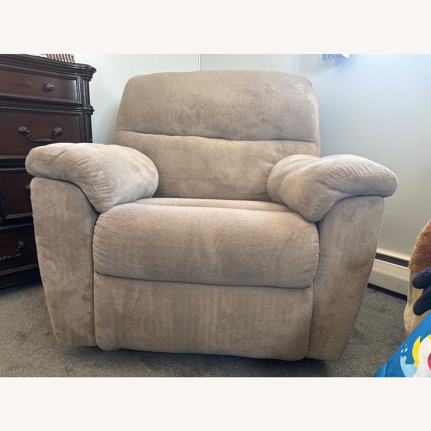 Natural Fabric Recliner - image-2