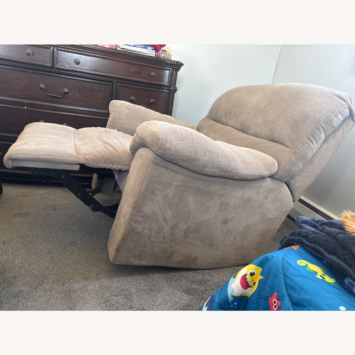 Natural Fabric Recliner - image-3