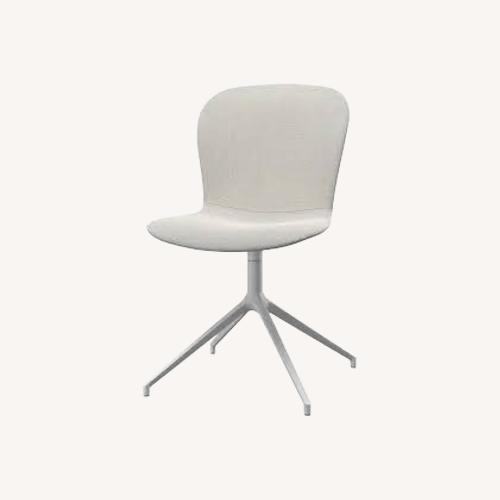 Used (6) White Boconcept Adelaide Chairs for sale on AptDeco