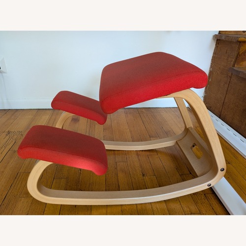 Used Varier Variable Balans Kneeling Chair for sale on AptDeco