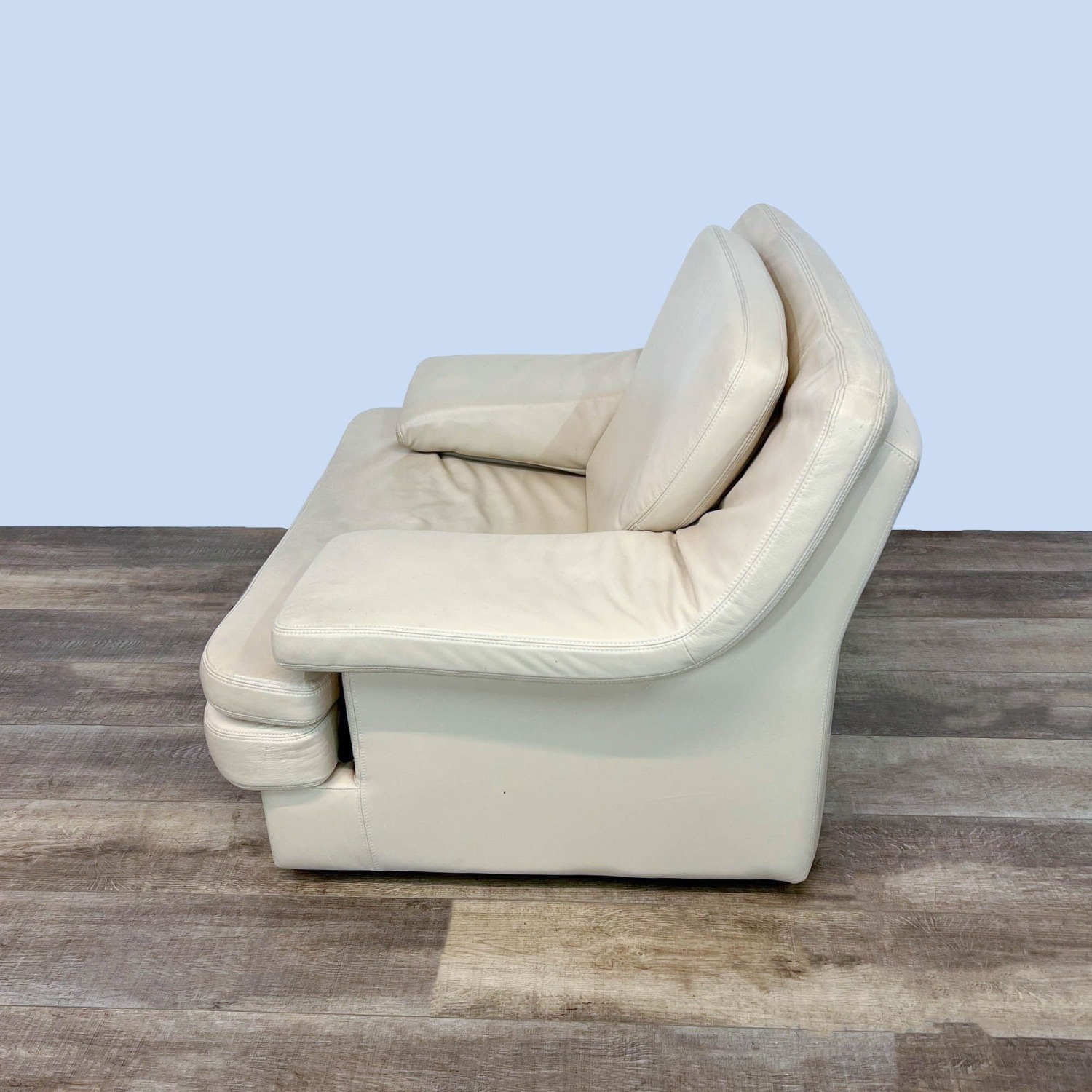 Contemporary Leather Lounge Chair	 - image-4