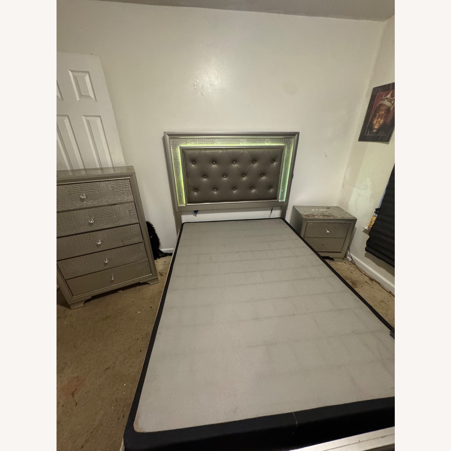 Silver Led Light up Full Size Bed - image-2