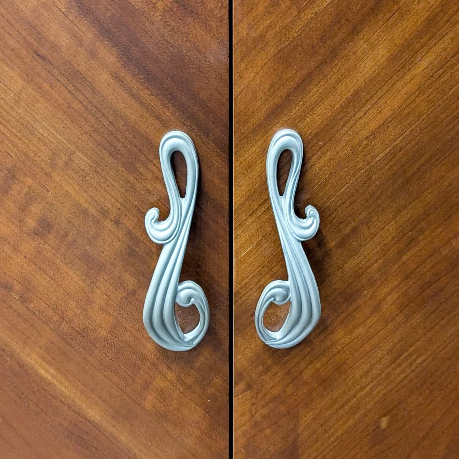 Michael Amini Elegant Wood Dresser with Mirror  - image-9