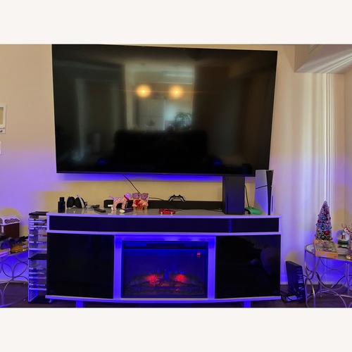 Used Value City Furniture Black Leather 2 Seater Sofa for sale on AptDeco