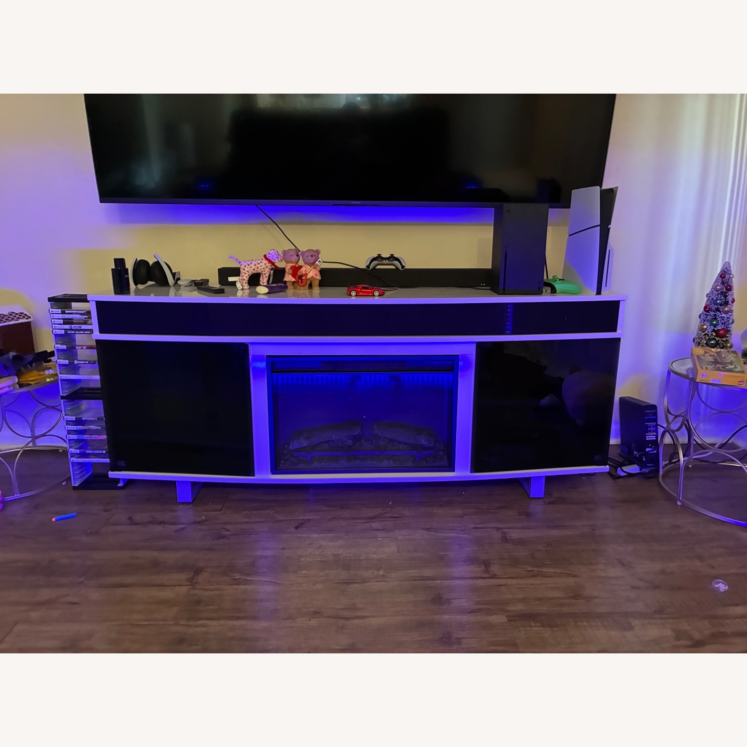 Value City Furniture Black Leather 2 Seater Sofa - image-2