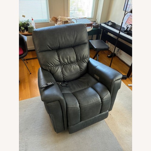 Used Pride Mobility Ultra PLR-4955 Electric Recliner for sale on AptDeco