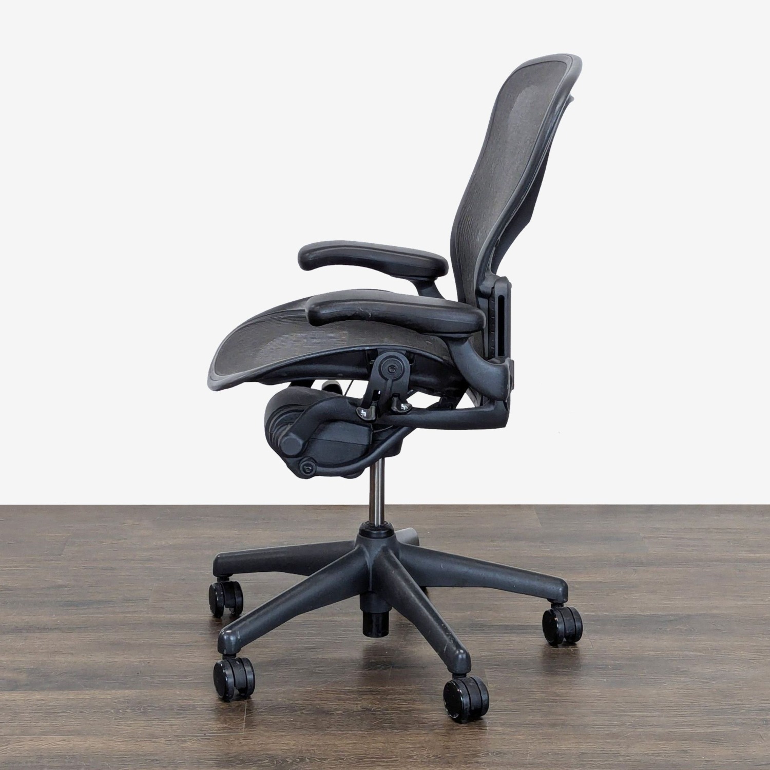 Herman Miller Aeron Ergonomic Office Chair  - image-5