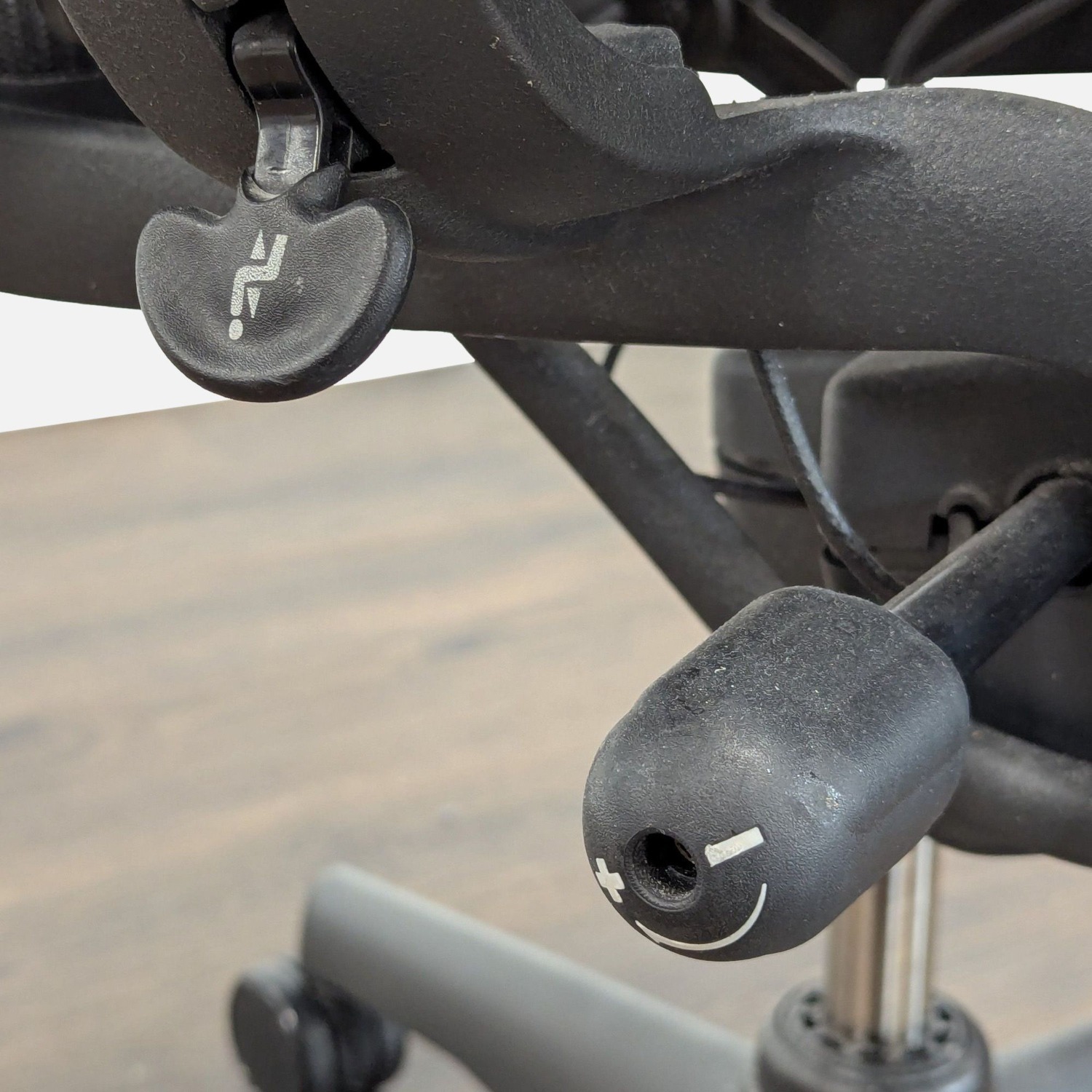 Herman Miller Aeron Ergonomic Office Chair  - image-8