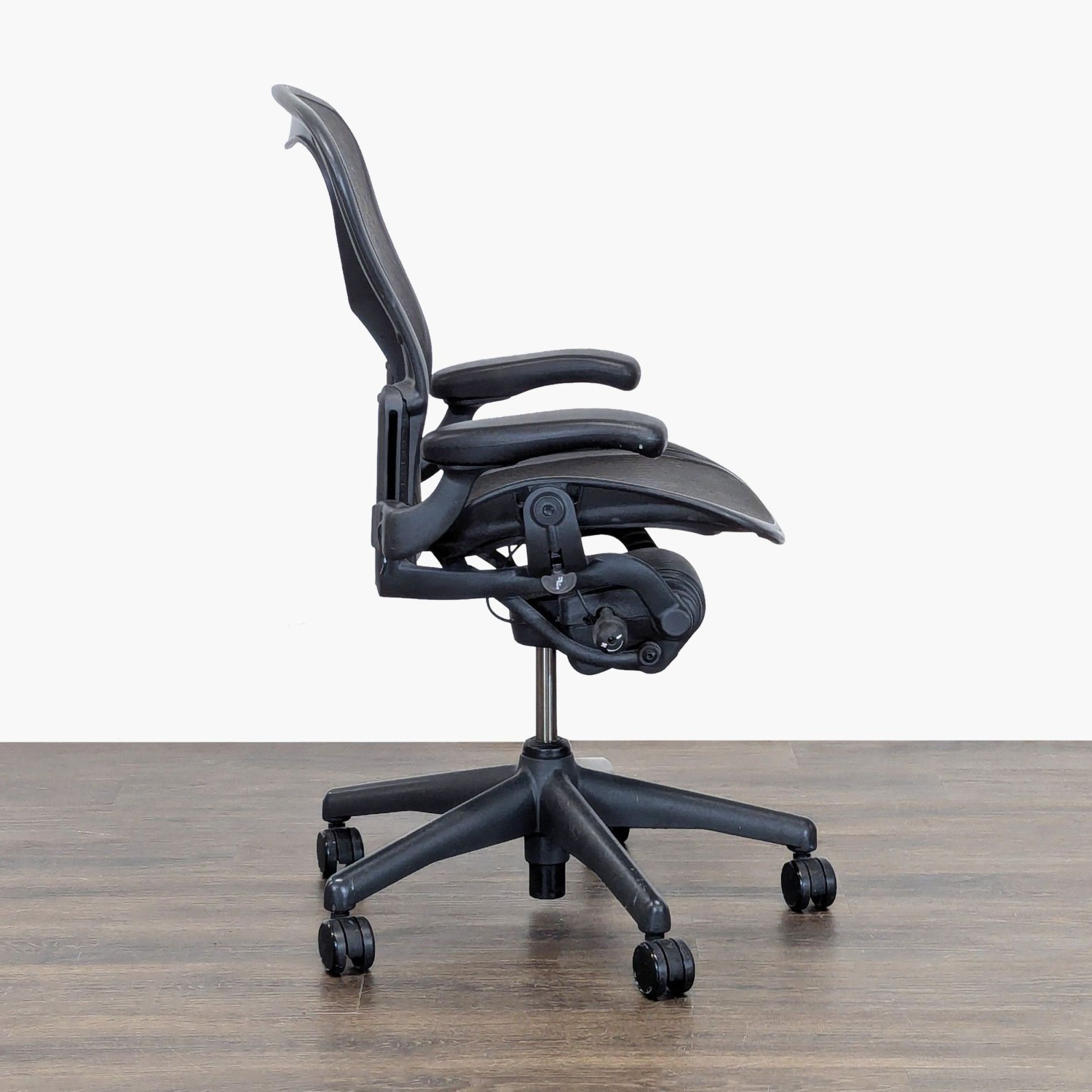 Herman Miller Aeron Ergonomic Office Chair  - image-3