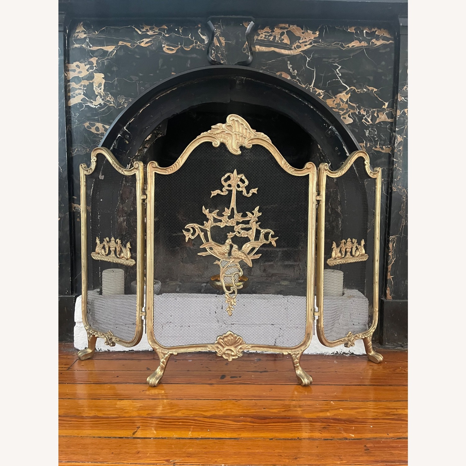 Vintage/Antique Gold Brass Décor - image-1