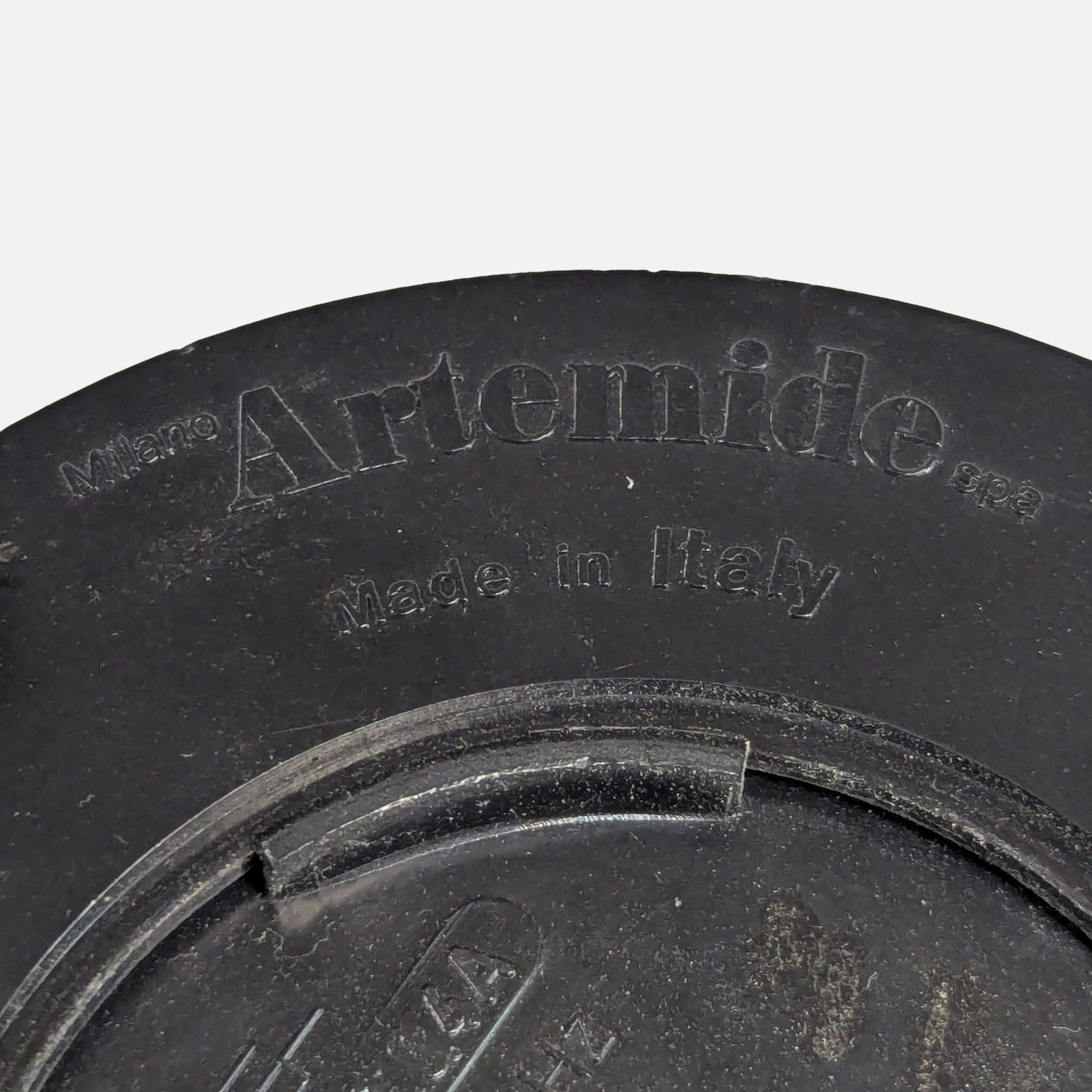 Artemide Tizio Adjustable Modern Black Desk Lamp - image-9