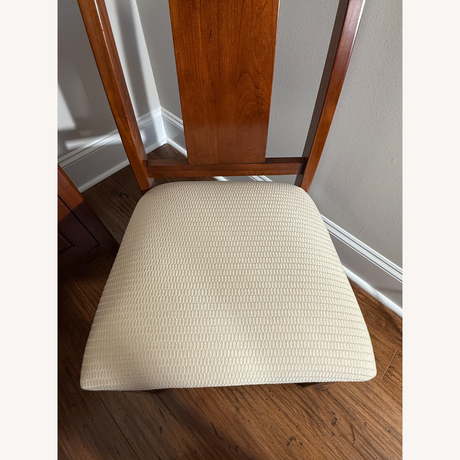 Kincaid Cherry Park Dining Set - image-6