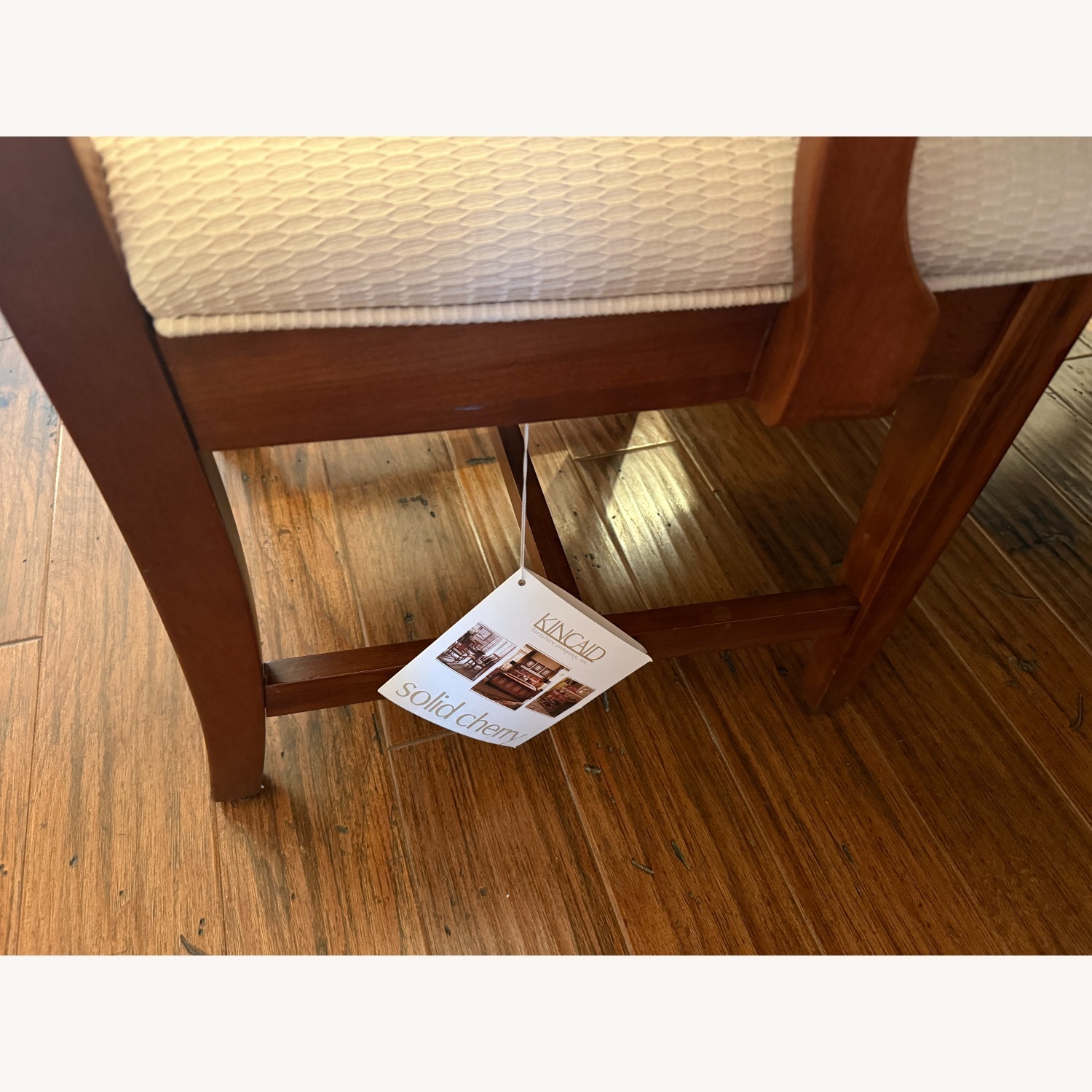 Kincaid Cherry Park Dining Set - image-4