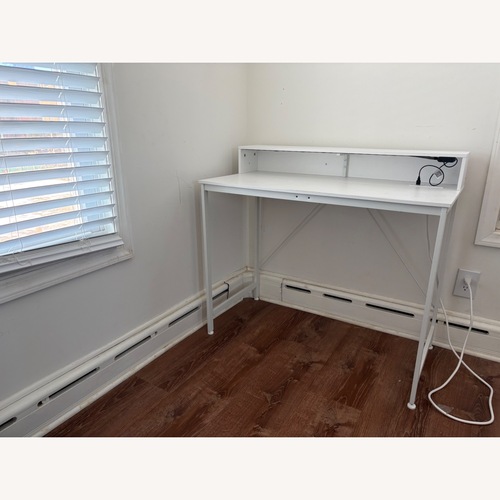 Used Rolanstar White Desk for sale on AptDeco