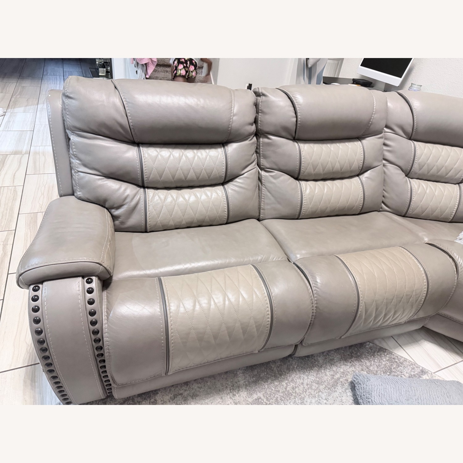 Rooms To Go Headliner Light Gray Leather 3+ Piece Sectional - image-3