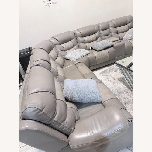 Used Rooms To Go Headliner Light Gray Leather 3+ Piece Sectional for sale on AptDeco