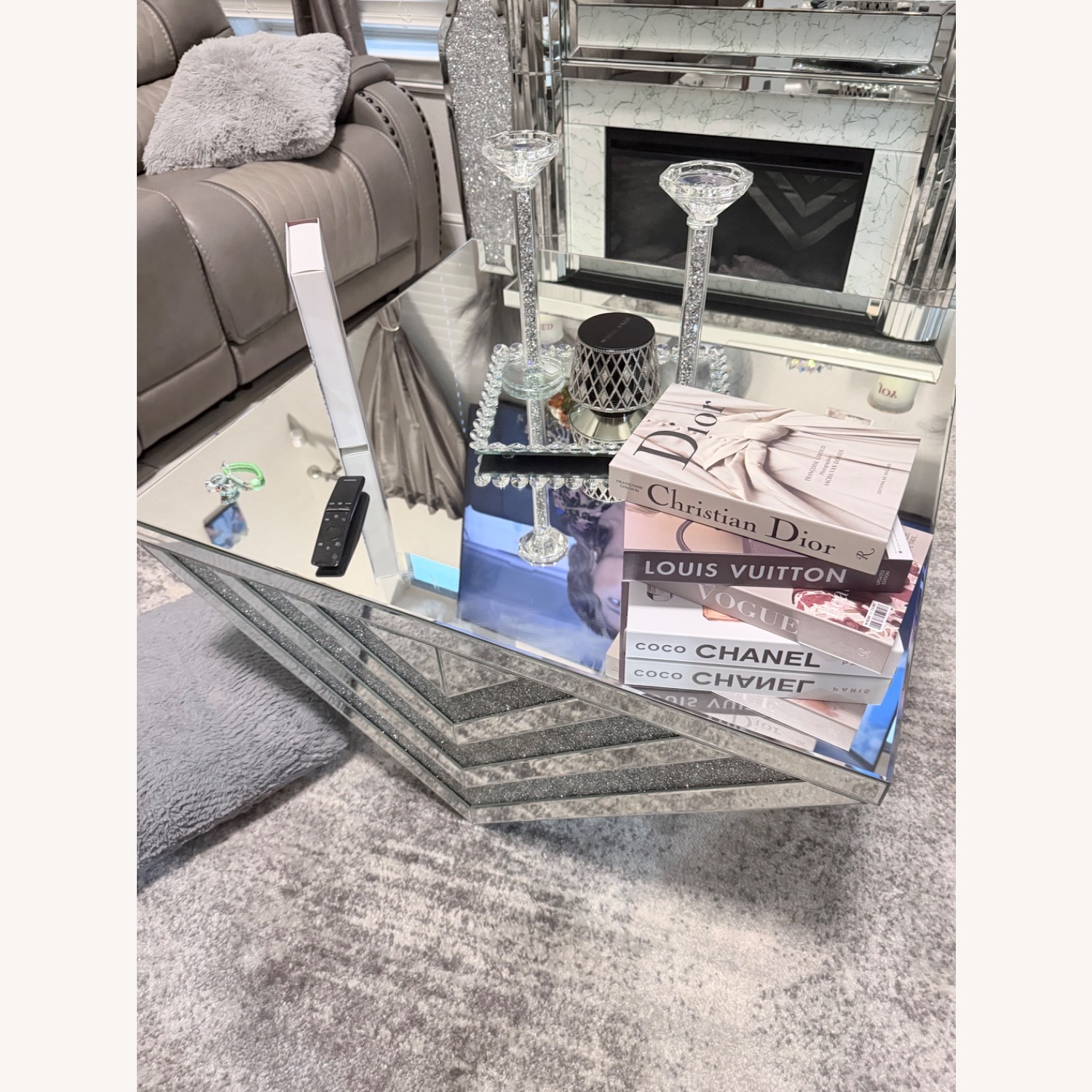 Rooms To Go Headliner Light Gray Leather 3+ Piece Sectional - image-6