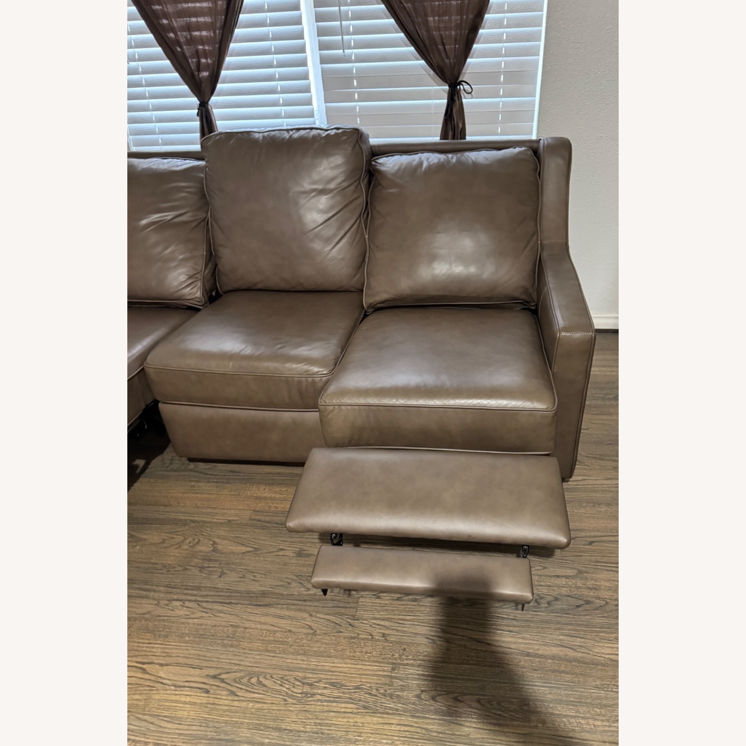 Bassett Dark Brown Leather 3+ Seater Sofa - image-9