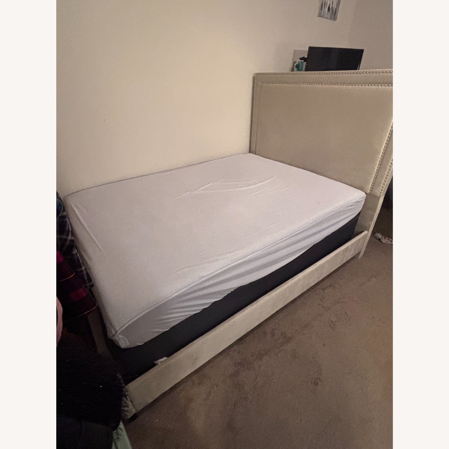 Bob's Discount Furniture Natural Fabric Full Bed - image-5