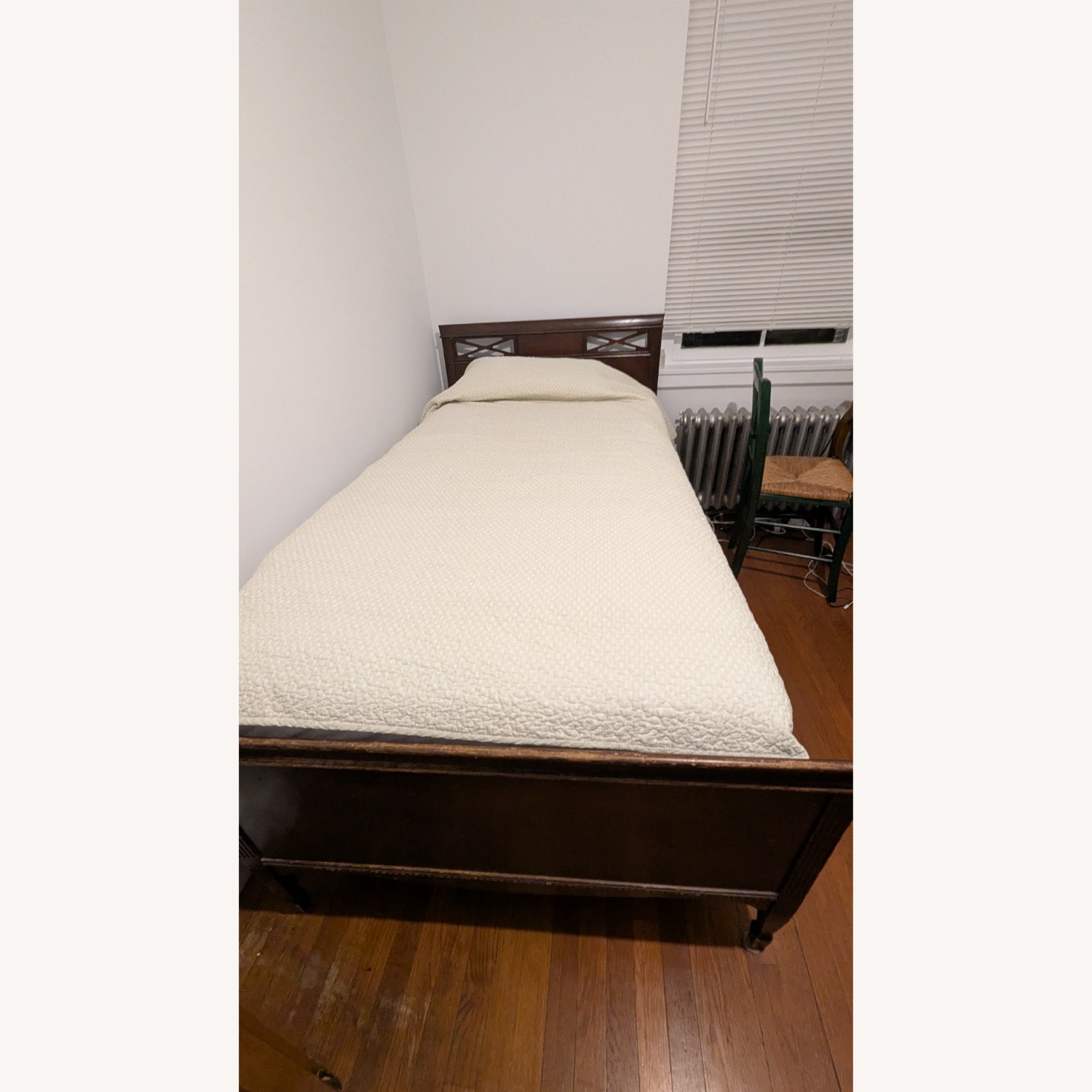 Single Bed - image-4