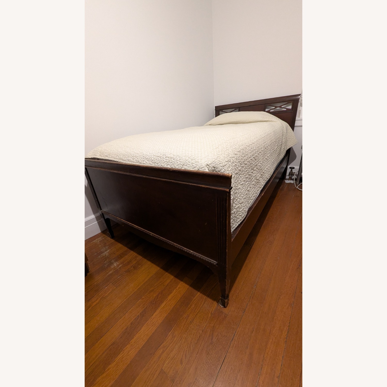 Single Bed - image-3