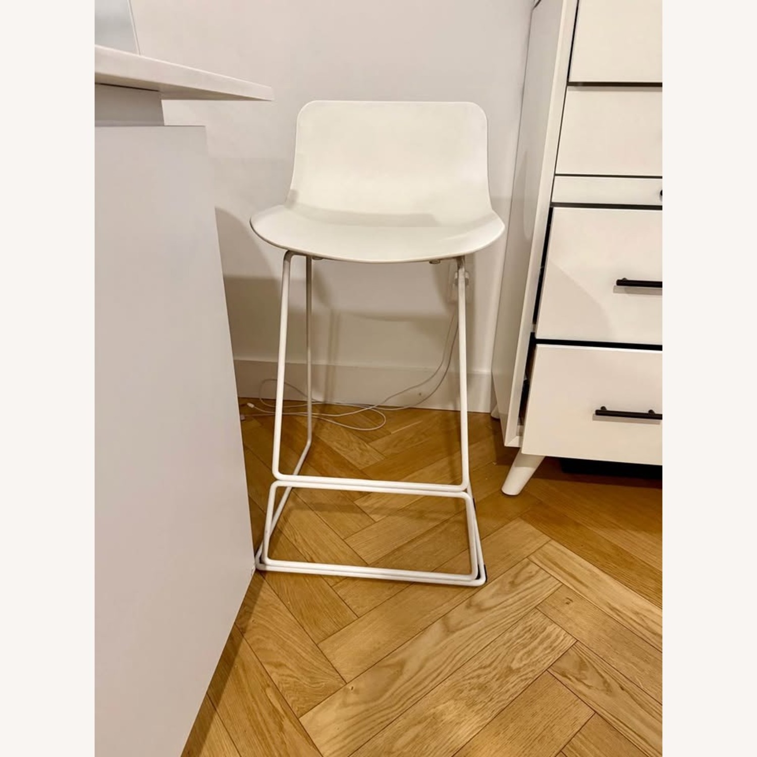 Article White Anco Counter Stool Set - image-5