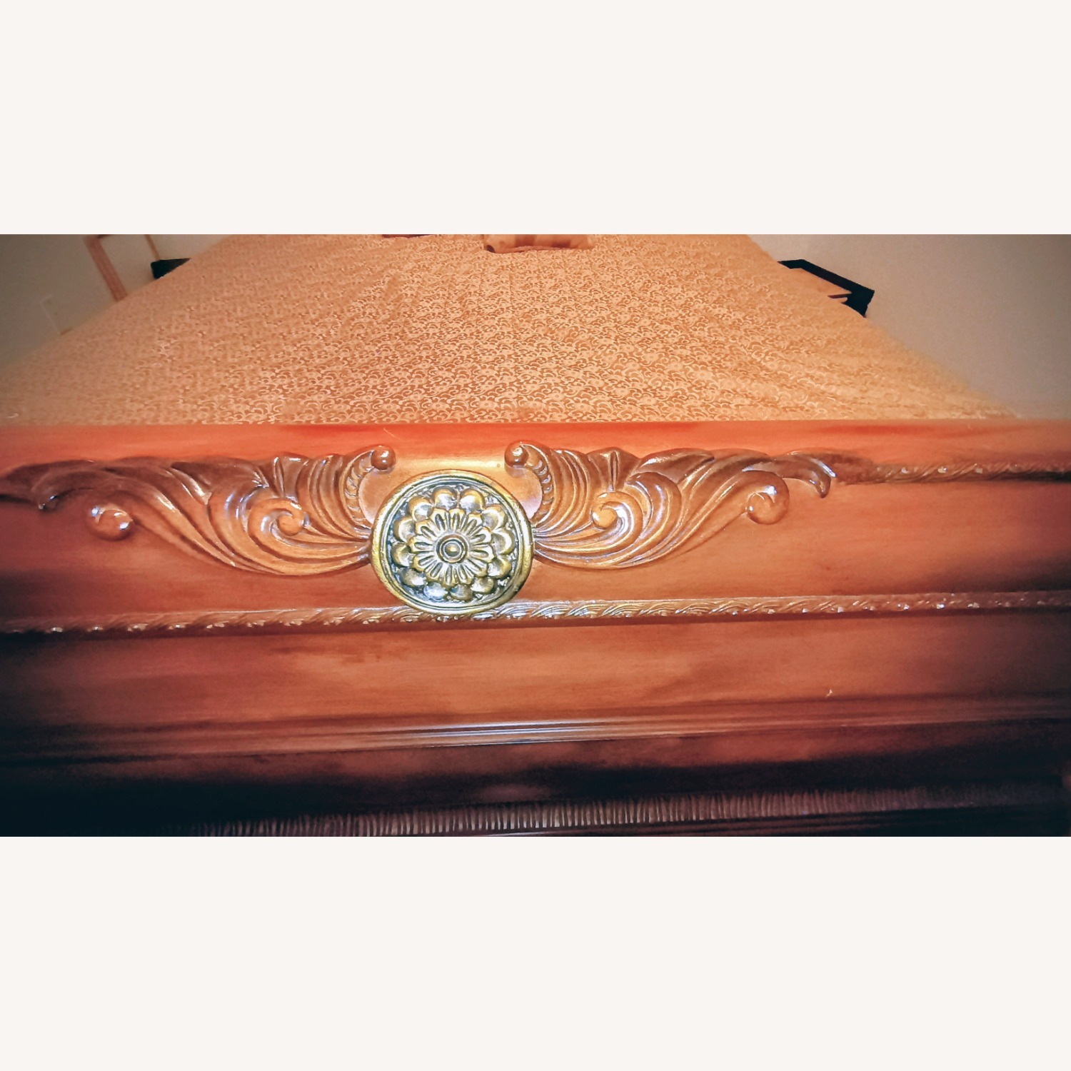 Michael Amini Furniture Designs Queen Bed - image-4