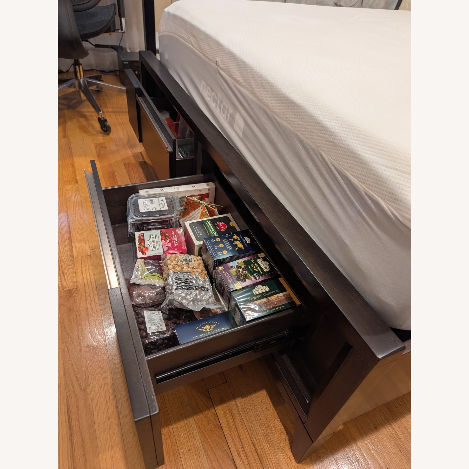 Magnussen Home Furnishings Dark Brown Queen Bed - image-4