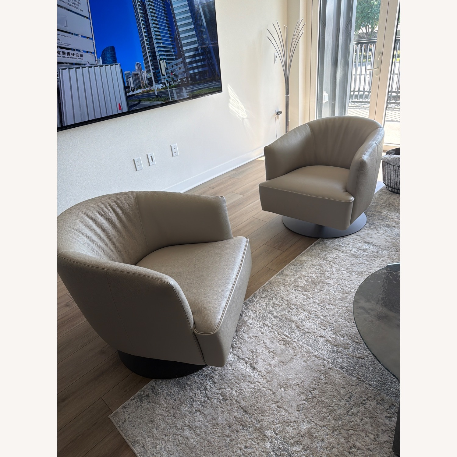 Danta Swivel Chair - image-2