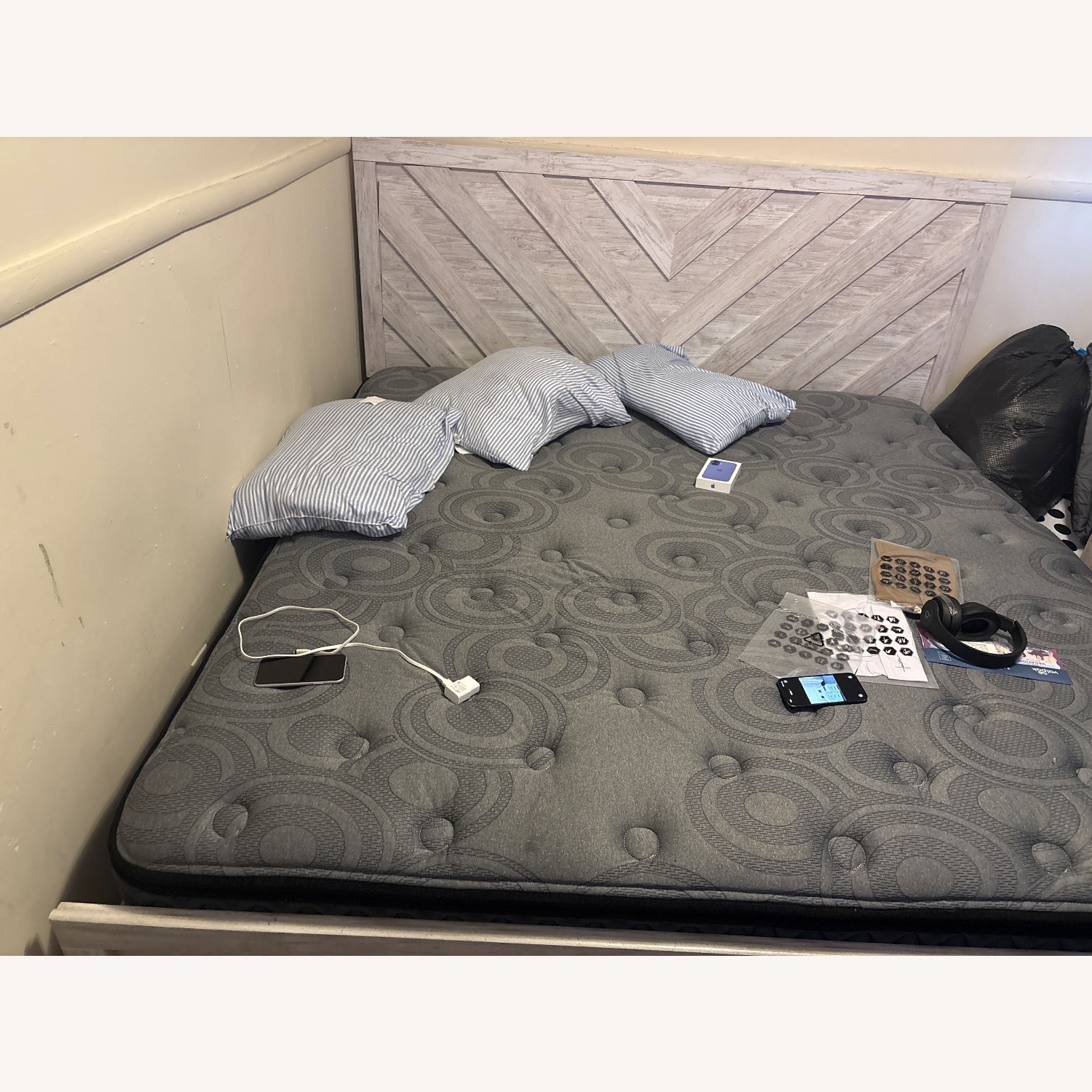 King Size Bed W Frame Included - image-2