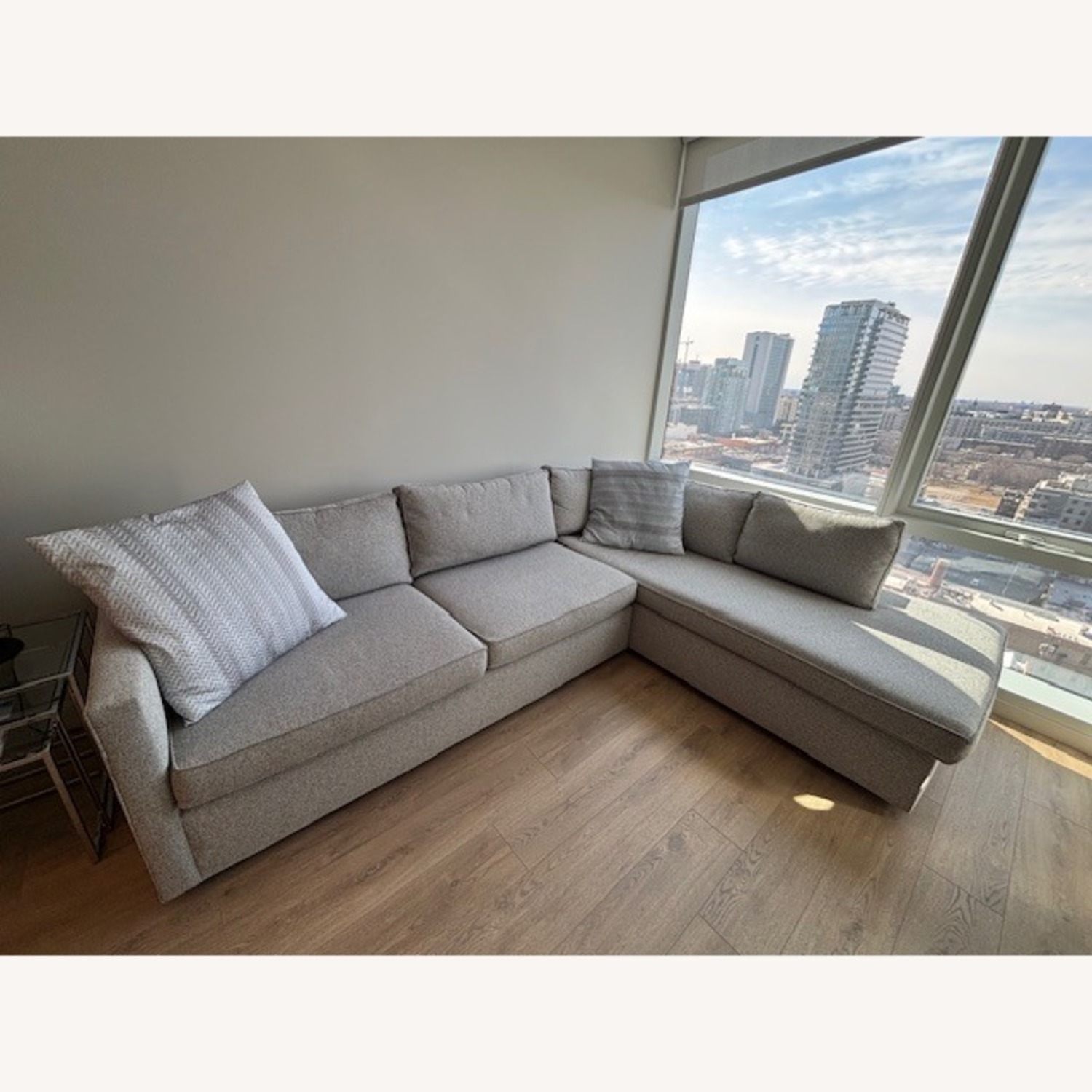 Harris 2-Piece Bumper Chaise Sectional - image-2