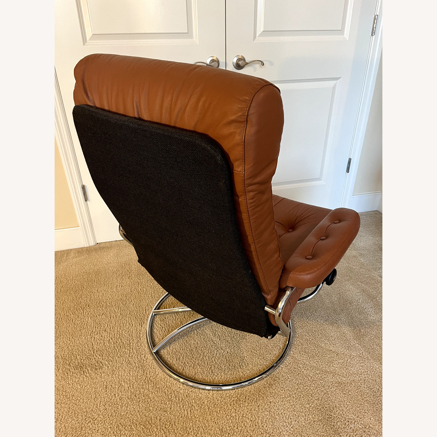 Ekornes Recliner and Ottoman - image-10