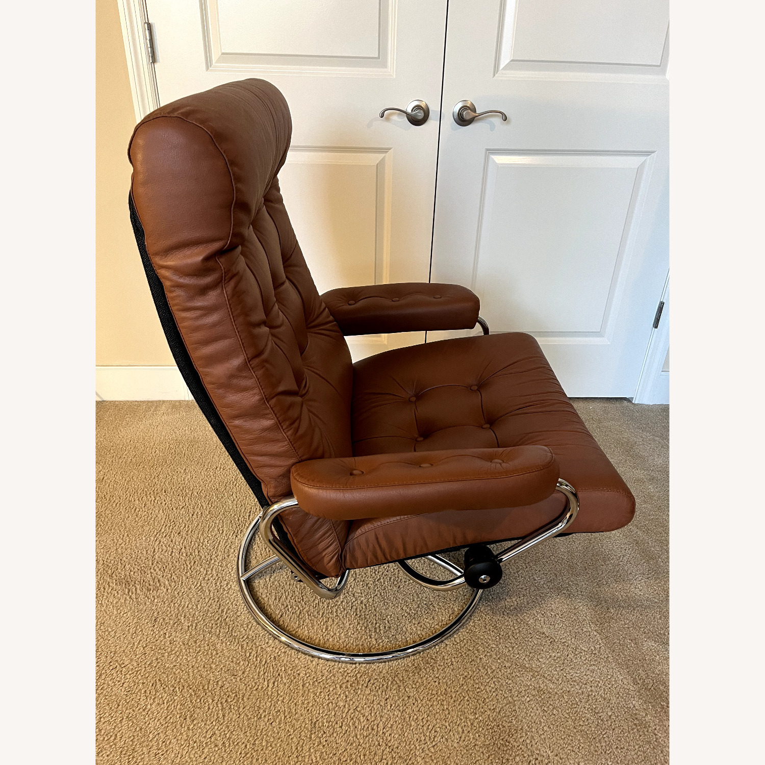 Ekornes Recliner and Ottoman - image-9