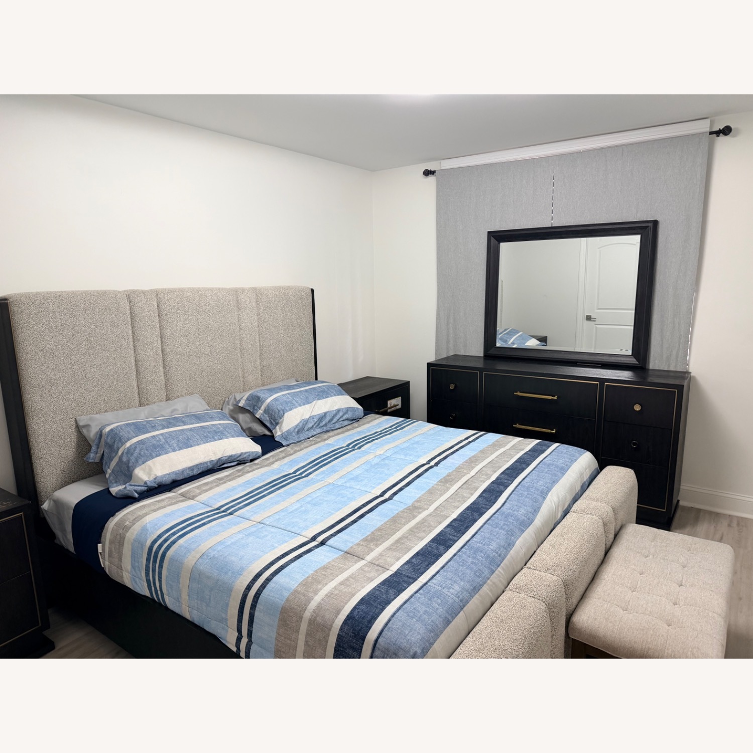 Rooms To Go Light Gray King Bed - image-4