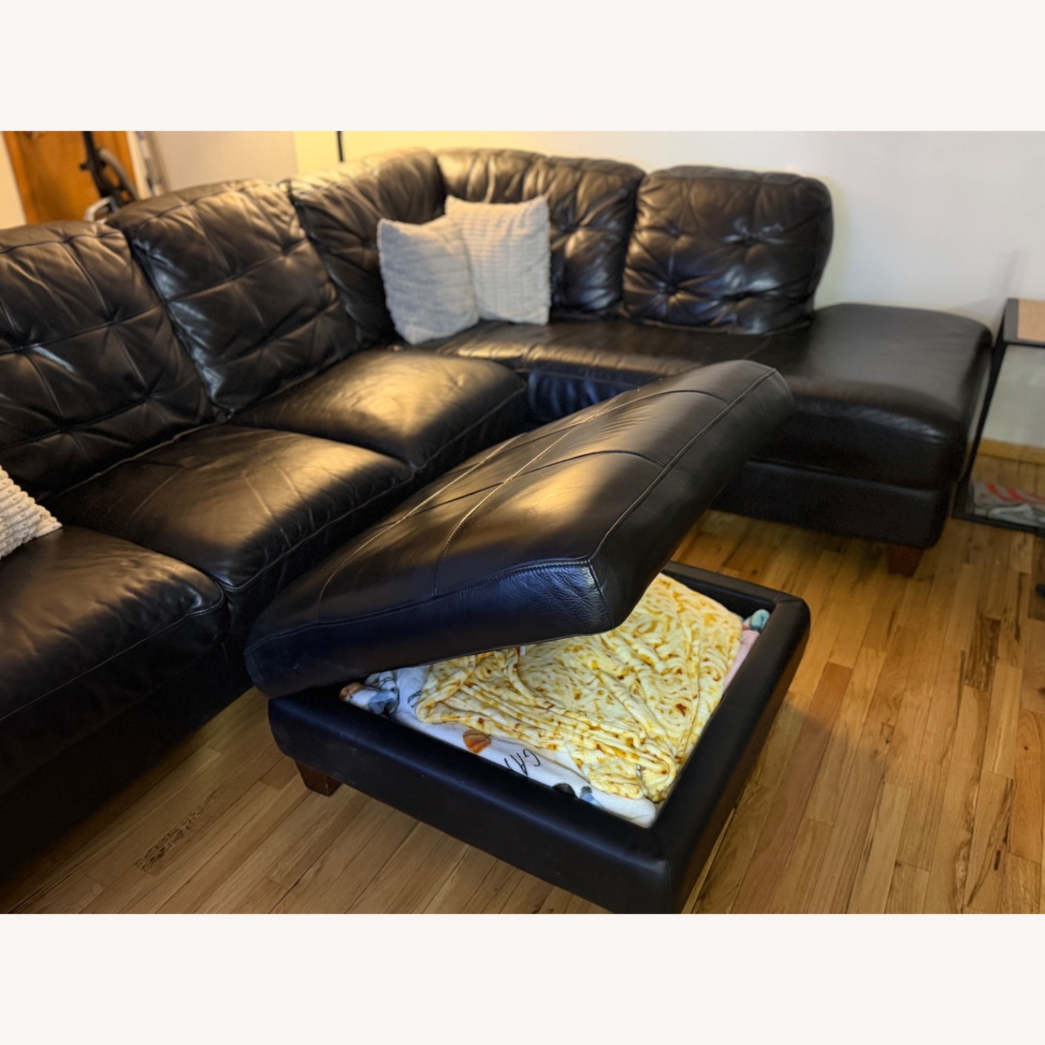 Bassett Black Leather 2 Piece Sectional - image-3