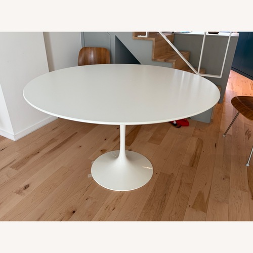 Used Knoll Saarinen White Dining Table for sale on AptDeco