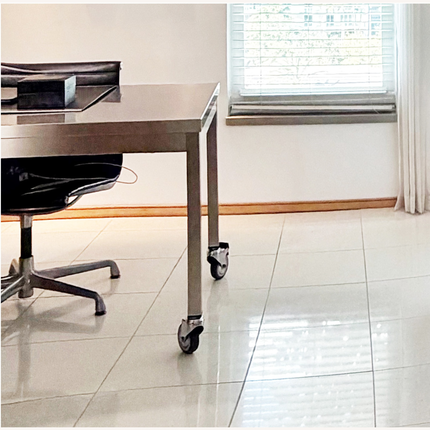 Stainless Steel Rolling Table Silver Metal Desk - image-2