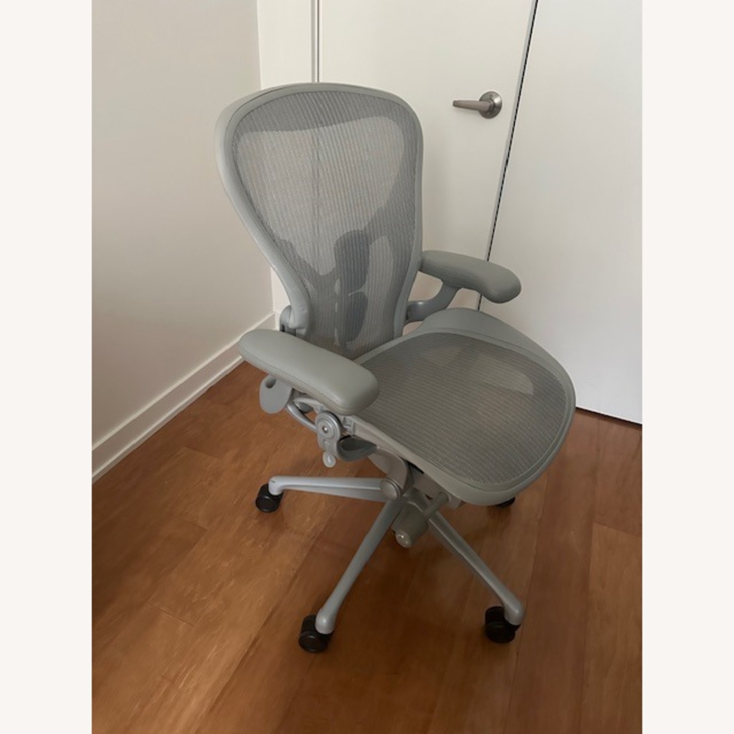 Herman Miller Aeron Chair - image-1